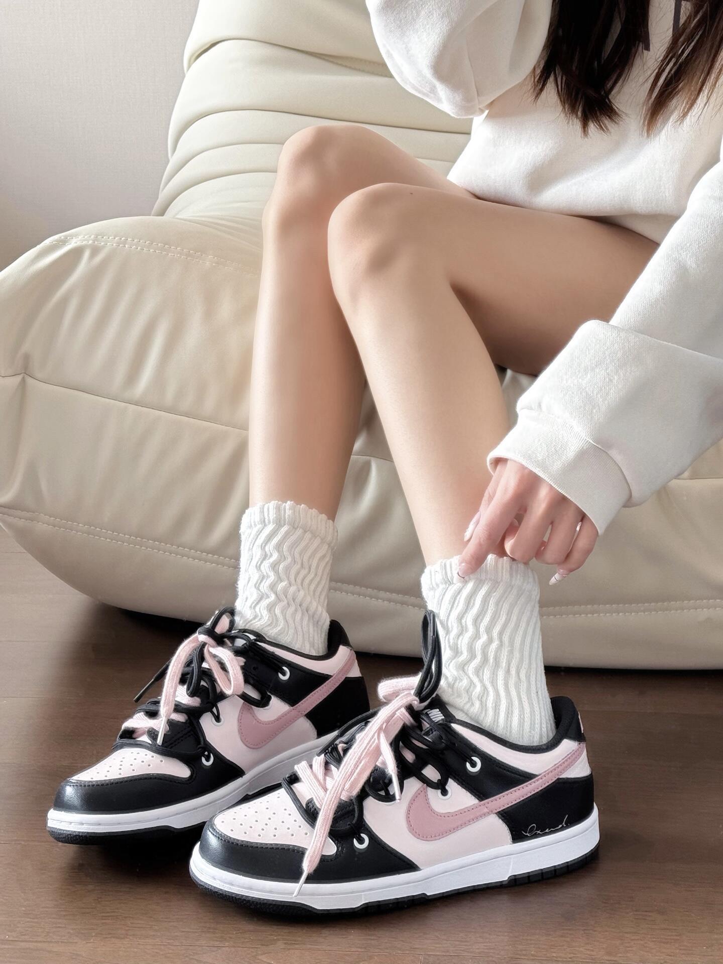 甜酷少女必备!耐克板鞋的粉色魅力